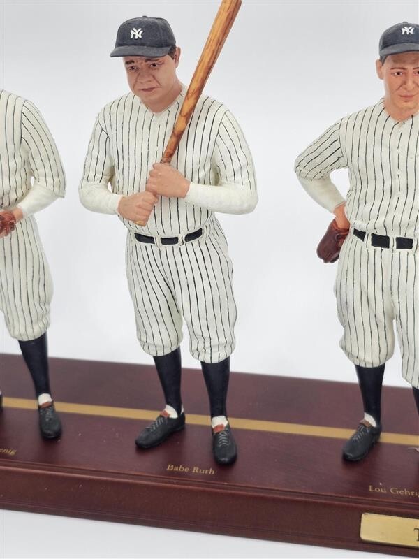 1927 NEW YORK Yankees Team Figurine Statue Set CMG 28” Long Babe Ruth