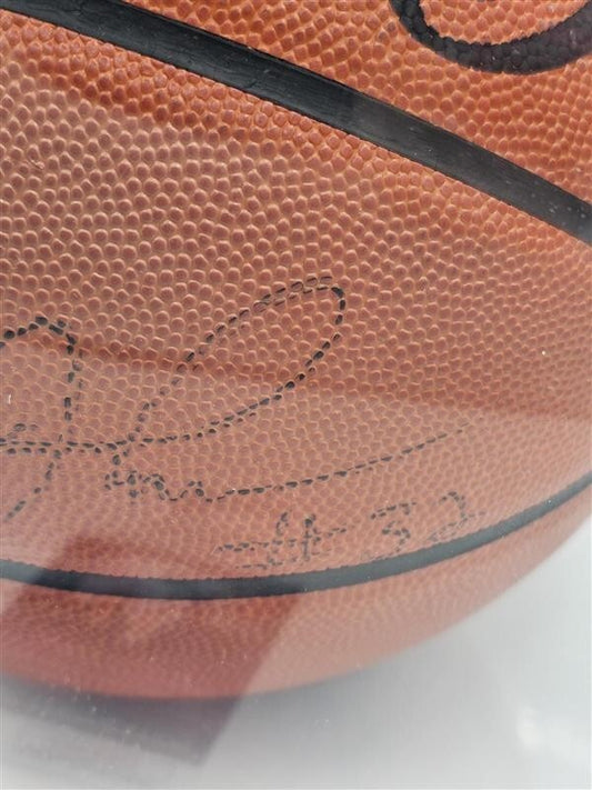 Los Angeles Lakers Earvin 'Magic Johnson Signed NBA Basketball COA