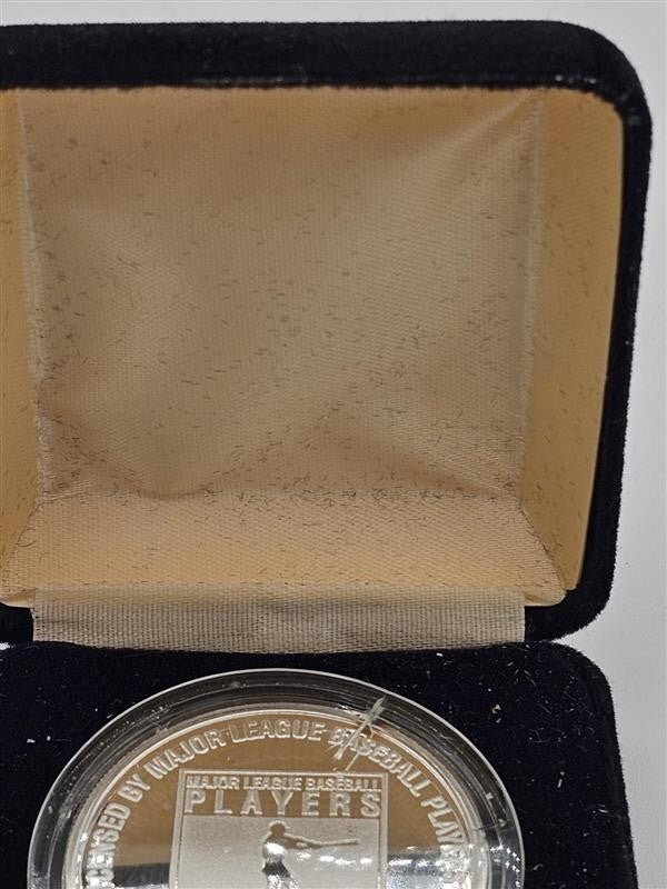 Barry Bonds The Highland Mint Silver Commemorative Coin .999