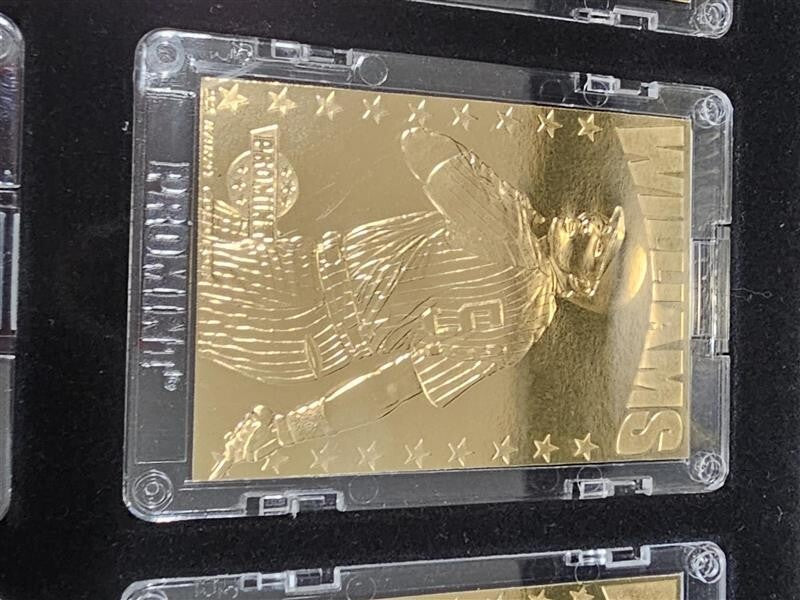 24 Karat Gold Card Collector Series 8 Cards - Thomas, Glavine, Grieve, etc.