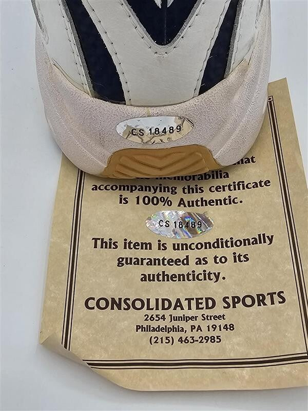 GRANT HILL #33 SIGNED PISTONS FILA BASKETBALL SHOES COA