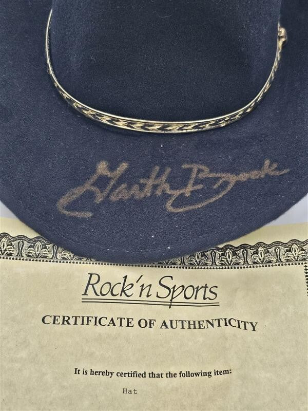 Garth Brooks Signed Cowboy Hat and Picture