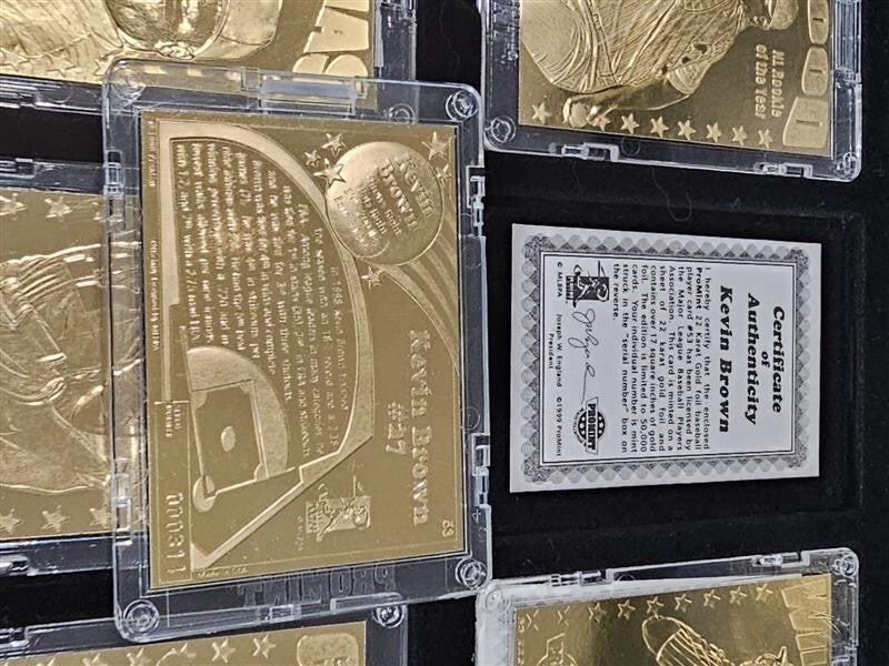 24 Karat Gold Card Collector Series 8 Cards - Thomas, Glavine, Grieve, etc.