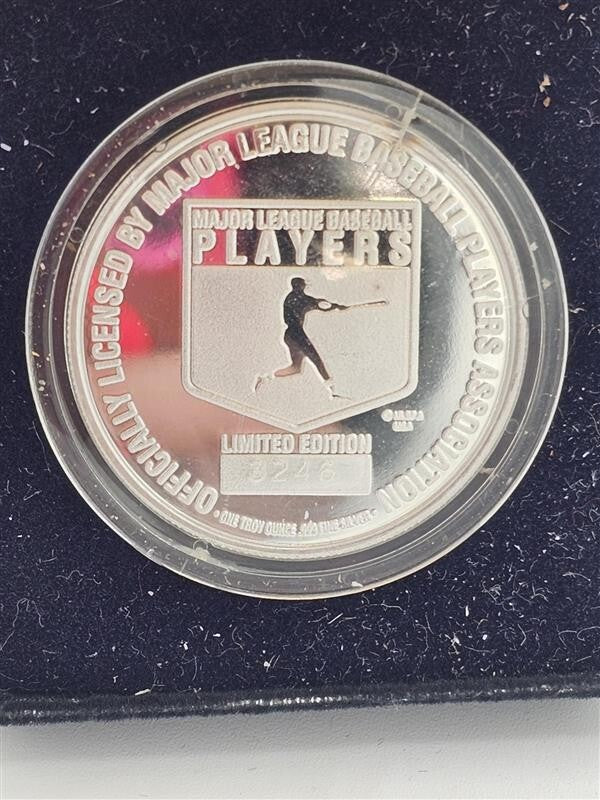 Barry Bonds The Highland Mint Silver Commemorative Coin .999