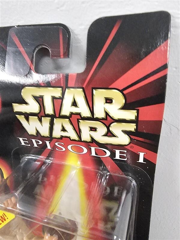 1999 Star Wars Episode 1 Qui-Gon Jinn (Jedi Duel) with Lightsaber Action Figure