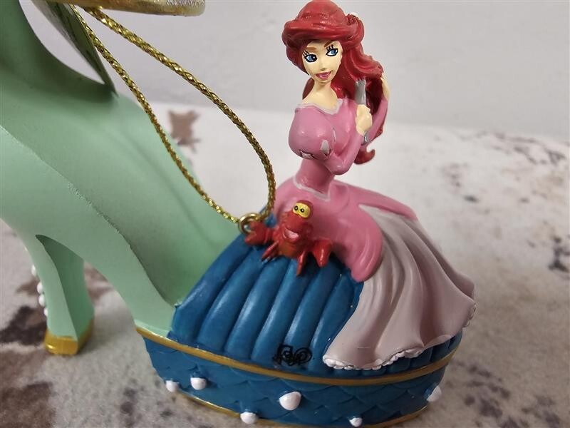 DISNEY BRADFORD EXCHANGE DISNEY ONCE UPON A SLIPPER Ariel & Merida Shoe Ornament