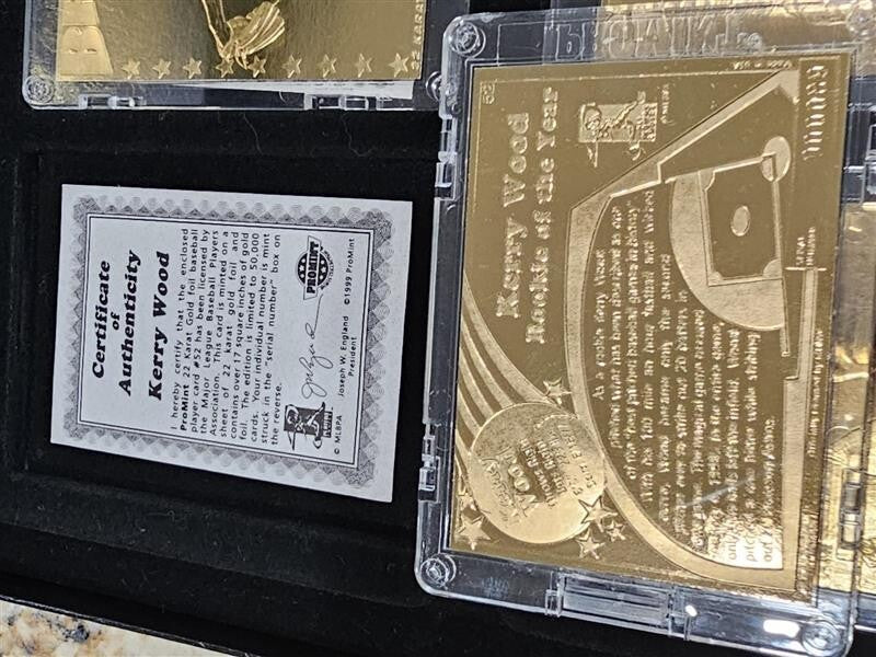 24 Karat Gold Card Collector Series 8 Cards - Thomas, Glavine, Grieve, etc.