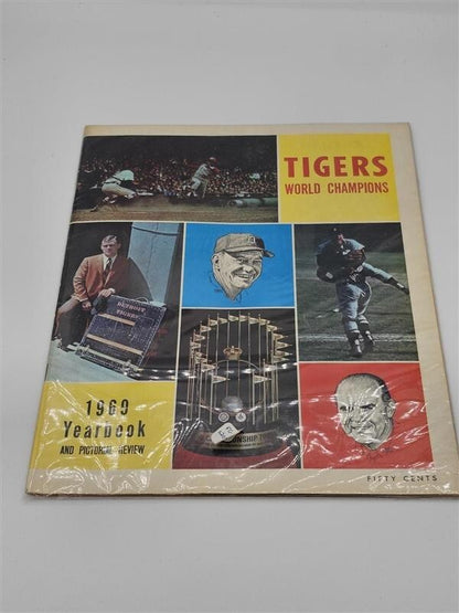 1969 DETROIT TIGERS Yearbook Al Kaline Norm Cash Denny McLain Bill Freehan