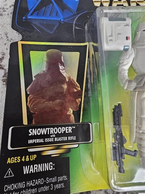 1997 Snowtrooper STAR WARS THE POWER OF THE FORCE (Kenner)