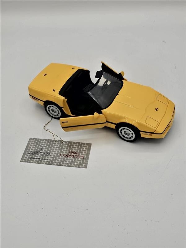 1986 Chevrolet Corvette, 1:24 Franklin Mint Diecast Precision Model Yellow