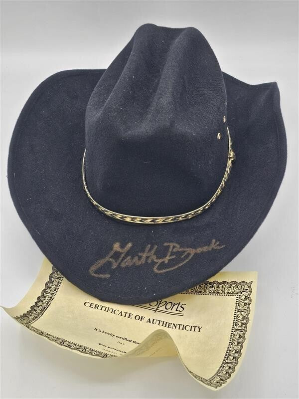 Garth Brooks Signed Cowboy Hat and Picture
