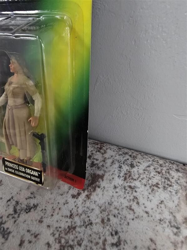 1997 Kenner Star Wars Princess Leia Organa In Ewok Celebration Outfit