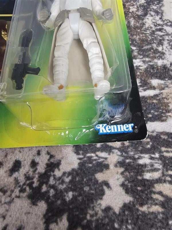 1997 Snowtrooper STAR WARS THE POWER OF THE FORCE (Kenner)