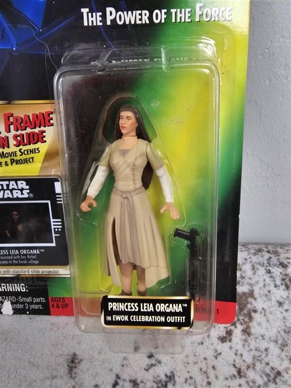 1997 Kenner Star Wars Princess Leia Organa In Ewok Celebration Outfit