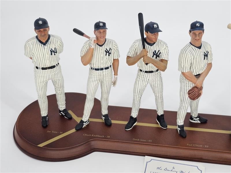 1998 NEW YORK Yankees Team Figurine Statue Set CMG 28” Long