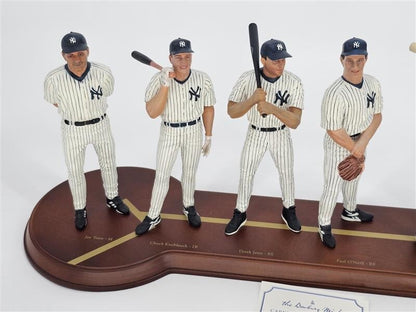 1998 NEW YORK Yankees Team Figurine Statue Set CMG 28” Long