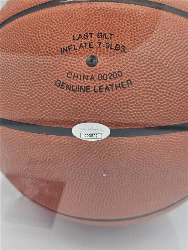Los Angeles Lakers Earvin 'Magic Johnson Signed NBA Basketball COA