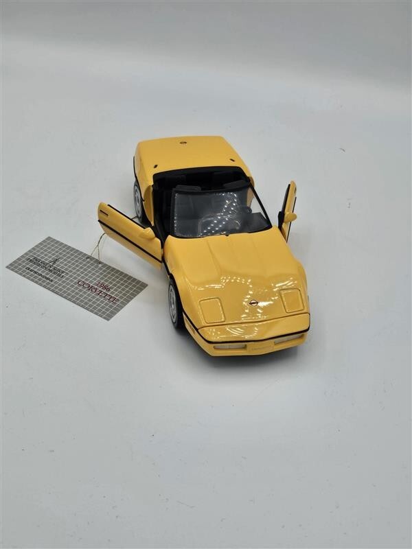 1986 Chevrolet Corvette, 1:24 Franklin Mint Diecast Precision Model Yellow