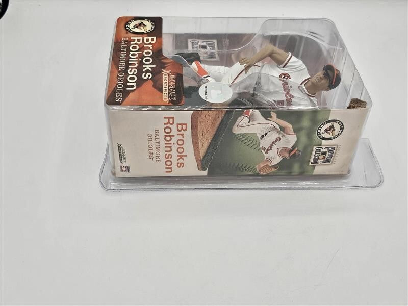 2004 MCFARLANE COOPERSTOWN COLLECTION SERIES 1 BROOKS ROBINSON ACTION FIGURE NEW