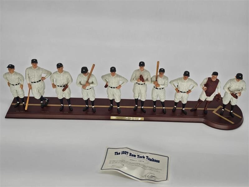 1927 NEW YORK Yankees Team Figurine Statue Set CMG 28” Long Babe Ruth