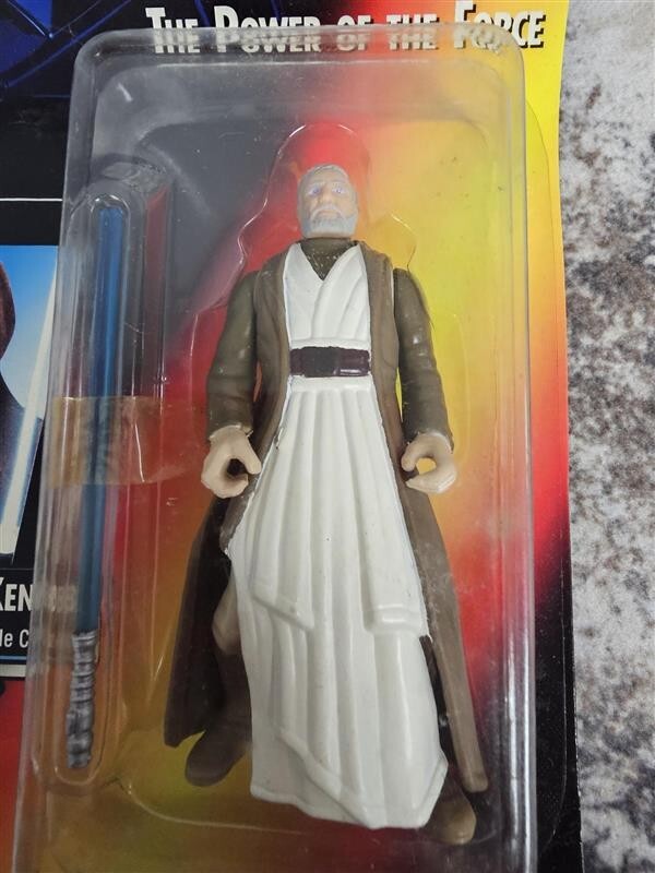 1995 Star Wars - Ben Obi-Wan Kenobi - Power of the Force w/Lightsaber and Cloak