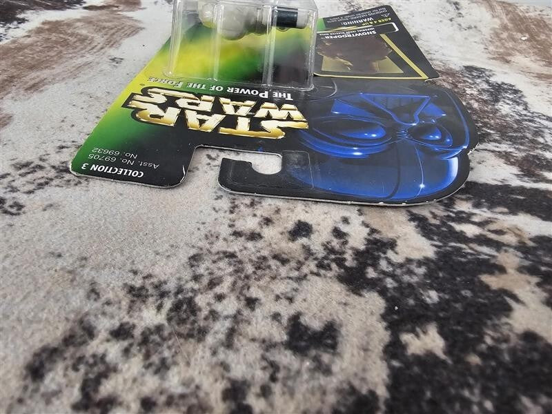 1997 Snowtrooper STAR WARS THE POWER OF THE FORCE (Kenner)