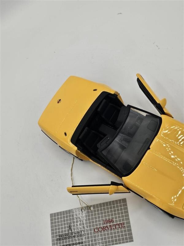 1986 Chevrolet Corvette, 1:24 Franklin Mint Diecast Precision Model Yellow