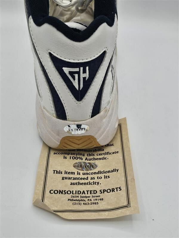 GRANT HILL #33 SIGNED PISTONS FILA BASKETBALL SHOES COA