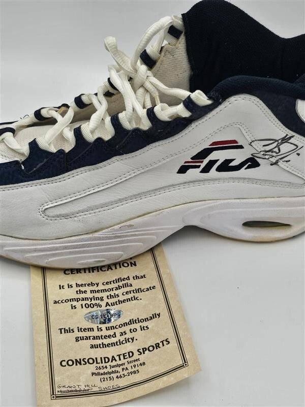 GRANT HILL #33 SIGNED PISTONS FILA BASKETBALL SHOES COA