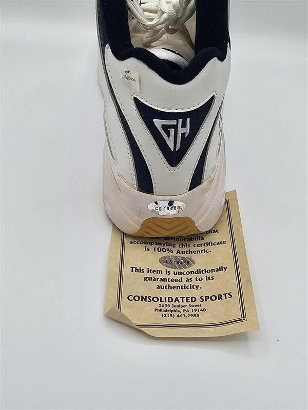 GRANT HILL #33 SIGNED PISTONS FILA BASKETBALL SHOES COA