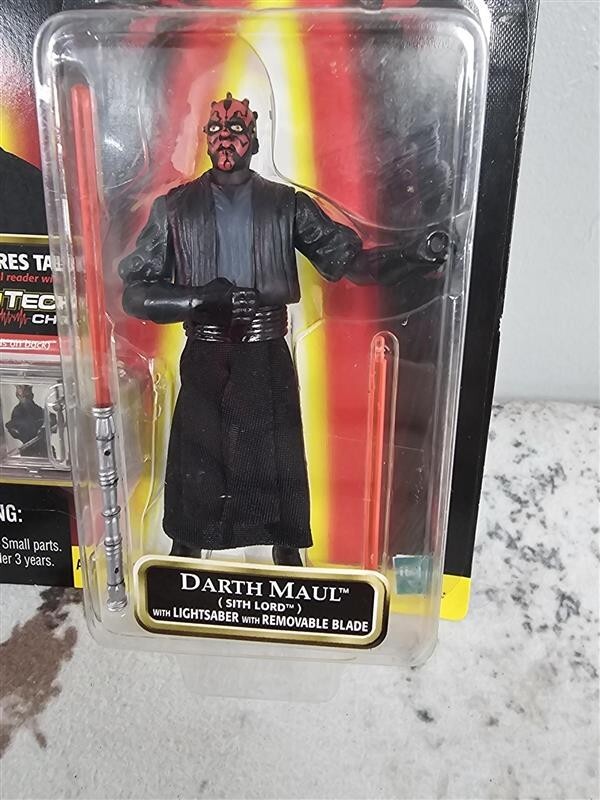 1999 Star Wars Episode I Darth Maul Sith Lord w/ Lightsaber and Removable Blade