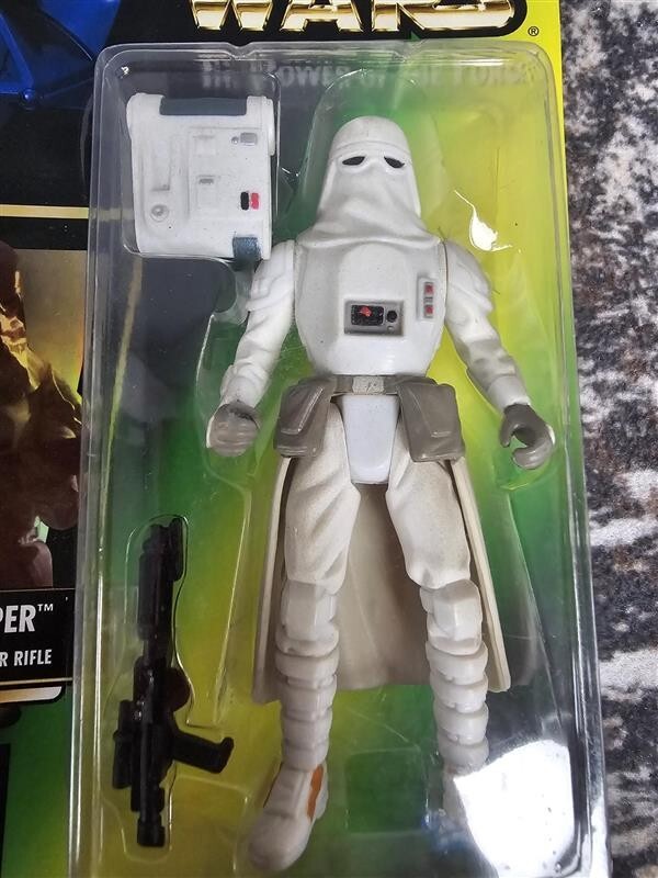 1997 Snowtrooper STAR WARS THE POWER OF THE FORCE (Kenner)