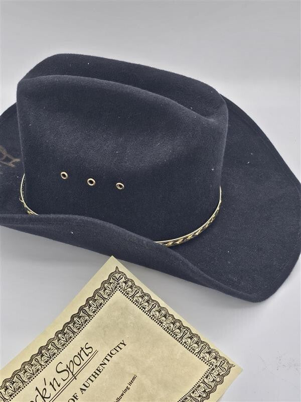 Garth Brooks Signed Cowboy Hat and Picture