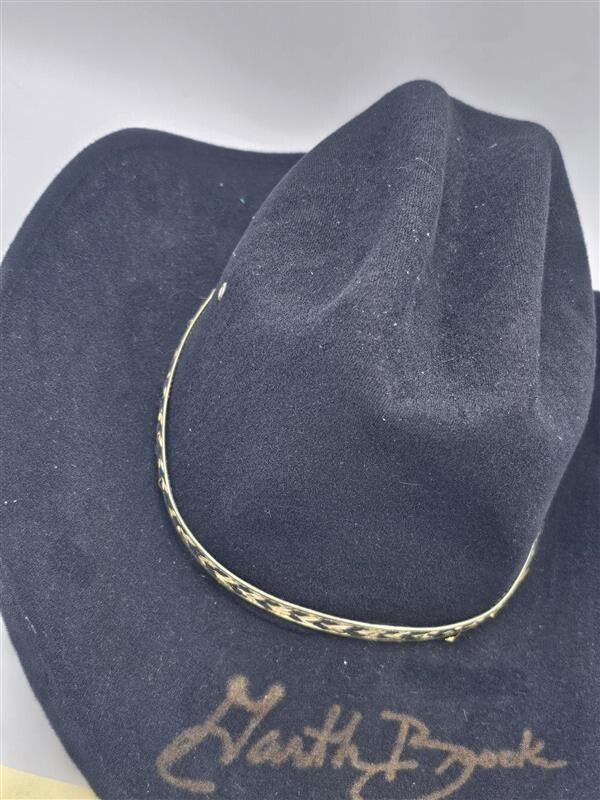 Garth Brooks Signed Cowboy Hat and Picture