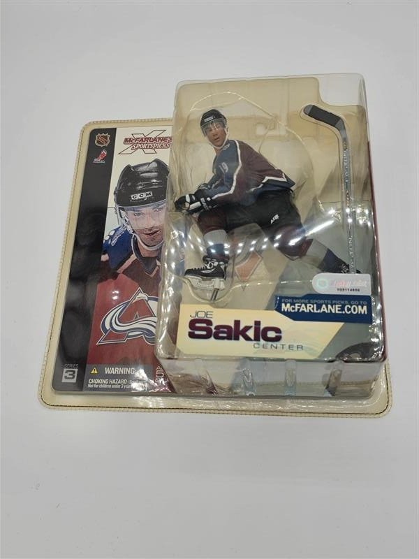 Joe Sakic (2002) McFarlane Sportspicks Hockey Action Figure Series 3 Avalanche