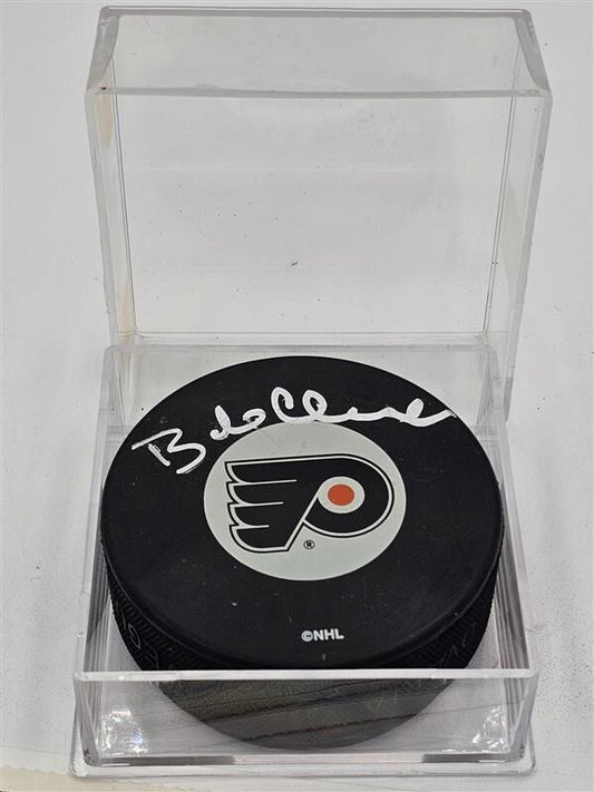 Bobby Clarke Signed Philadelphia Flyers Official Game Puck - Fleer -2075671