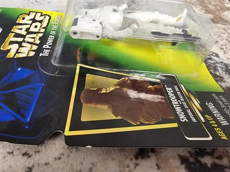 1997 Snowtrooper STAR WARS THE POWER OF THE FORCE (Kenner)
