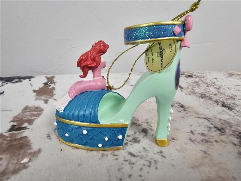 DISNEY BRADFORD EXCHANGE DISNEY ONCE UPON A SLIPPER Ariel & Merida Shoe Ornament