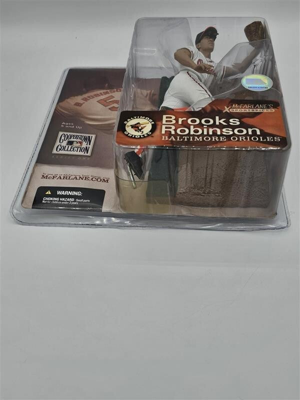 2004 MCFARLANE COOPERSTOWN COLLECTION SERIES 1 BROOKS ROBINSON ACTION FIGURE NEW