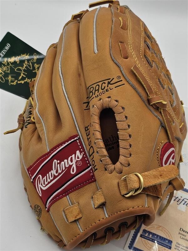 Derek Jeter signed signature model Rawlings ROY Baseball Glove w/Certificate