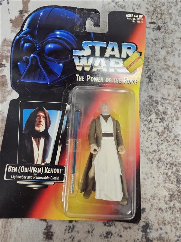 1995 Star Wars - Ben Obi-Wan Kenobi - Power of the Force w/Lightsaber and Cloak