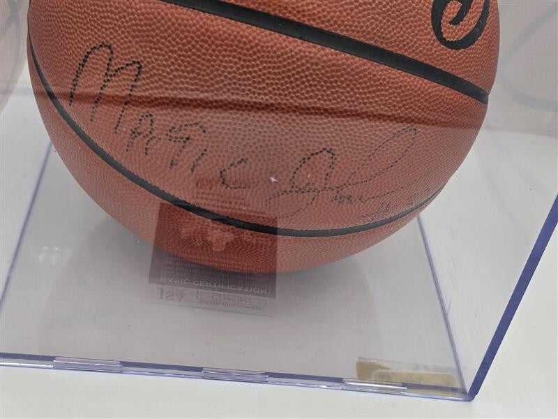 Los Angeles Lakers Earvin 'Magic Johnson Signed NBA Basketball COA