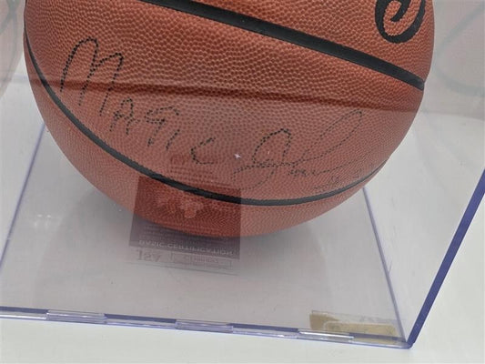 Los Angeles Lakers Earvin 'Magic Johnson Signed NBA Basketball COA