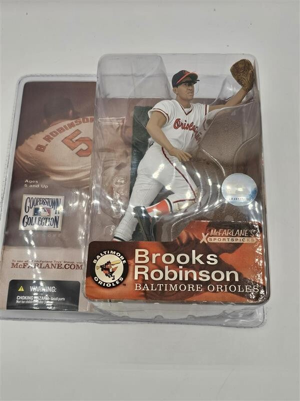 2004 MCFARLANE COOPERSTOWN COLLECTION SERIES 1 BROOKS ROBINSON ACTION FIGURE NEW
