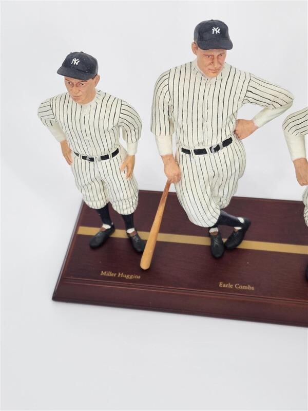 1927 NEW YORK Yankees Team Figurine Statue Set CMG 28” Long Babe Ruth