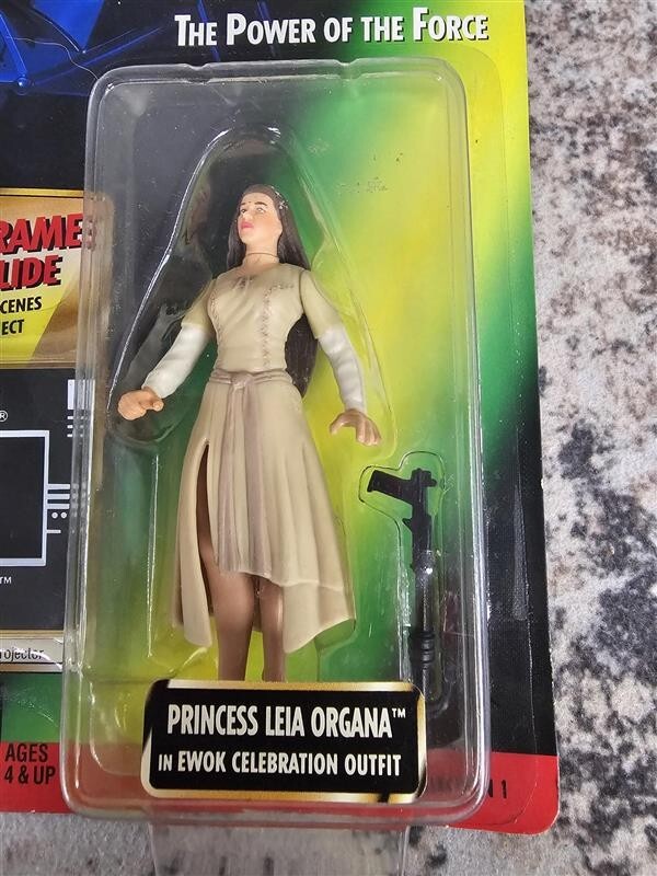 1997 Kenner Star Wars Princess Leia Organa In Ewok Celebration Outfit