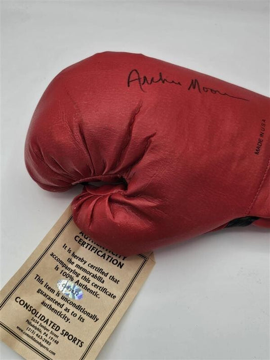 ARCHIE MOORE - BOXING GLOVE SIGNED 1997